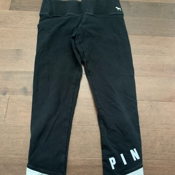 Victoria’s Secret pink Capris - Picture 1 of 3